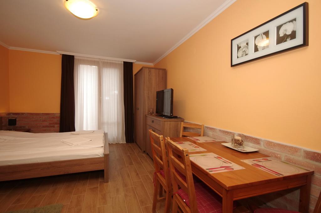 Vararok Apartman Gyula Exterior foto